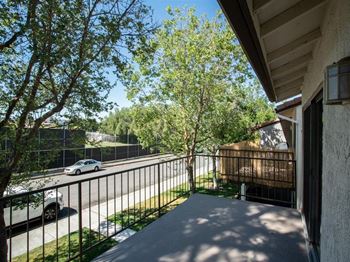 Covered patio/balcony